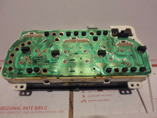 MR565 1999 00 01 02 03 04 CHEVROLET TRACKER INSTRUMENT CLUSTER SPEEDOMETER OEM