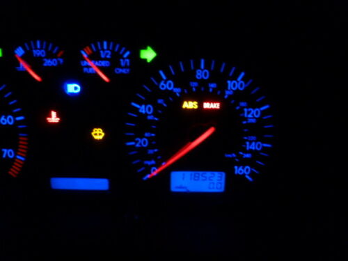 S1582 OEM WARRANTY 99 VOLKSWAGEN PASSAT INSTRUMENT CLUSTER SPEEDOMETER 118,523